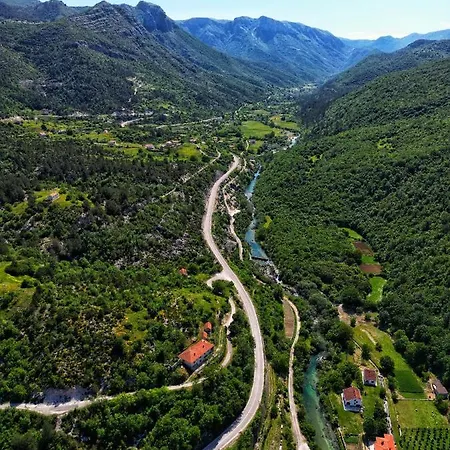 Ξενοδοχείο Jazina Τρέμπινιε