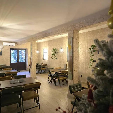 Jazina מלון טרביניה