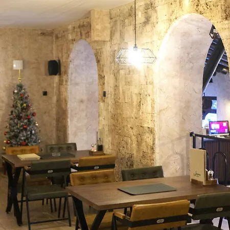 Jazina מלון טרביניה